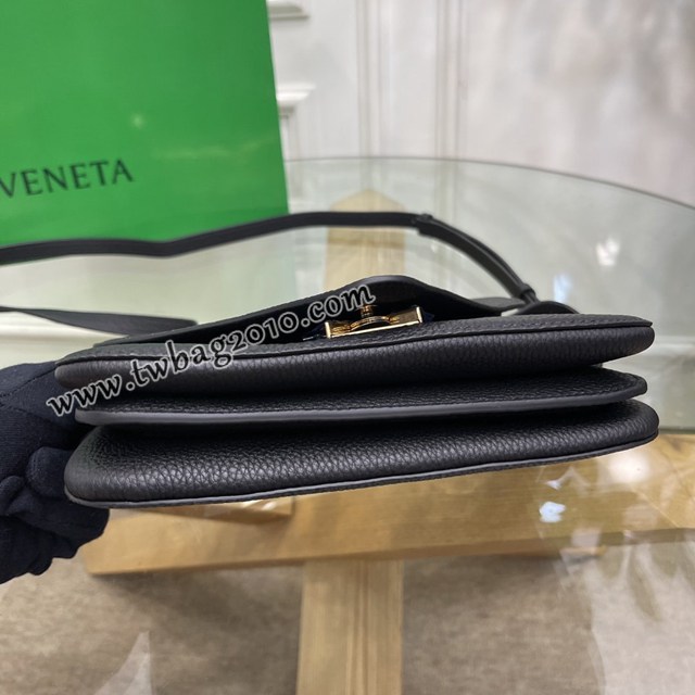 Bottega veneta高端女包 KF0021 寶緹嘉黑色荔枝紋肩背女包 BV2021新款V字蓋頭鏈條女包  gxz1337